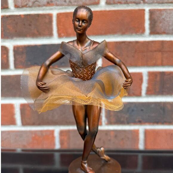 Ashton Drake "Delphinium Dreams" Le Petite Ballerina - Picture 1 of 4